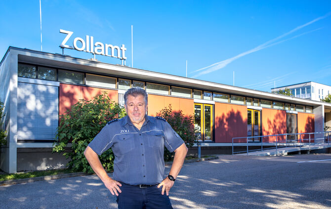 Zollamtsrat Thomas Strobel geht als Leiter des Zollamtes Winnenden in Pension, 25.09.2023.