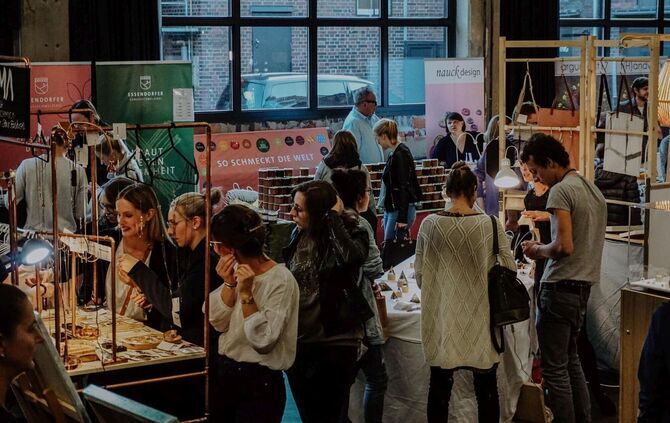 Über 120 Aussteller sind beim Kunst- und Designmarkt in Stuttgart.