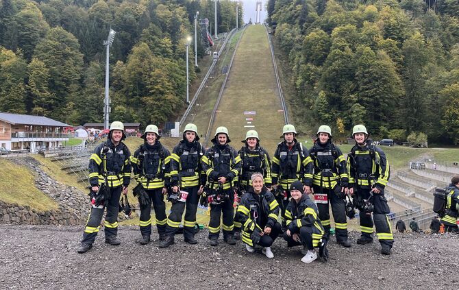 Winterbacher Feuerwehr beim Schanzenlauf in Oberstdorf