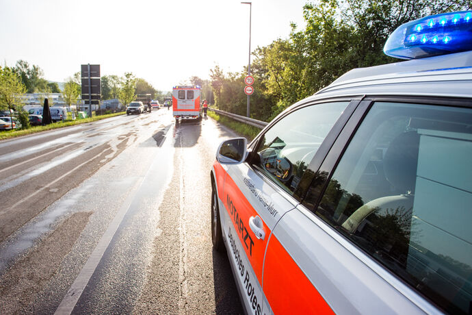 Unfall mit Traktor, Grunbacherstr., Weinstadt-Großheppach, 24.04.2020.