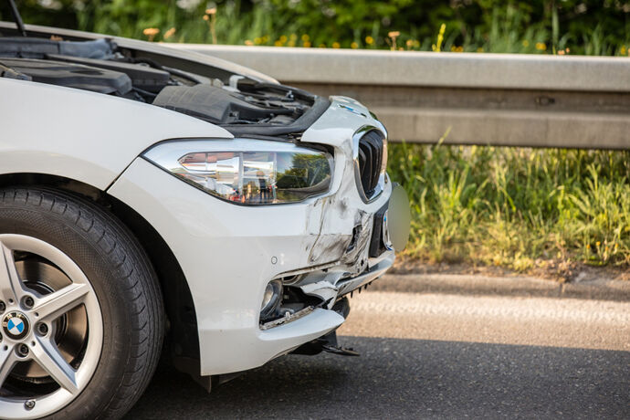 Unfall mit Traktor, Grunbacherstr., Weinstadt-Großheppach, 24.04.2020.