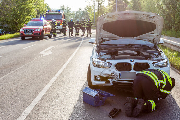 Unfall mit Traktor, Grunbacherstr., Weinstadt-Großheppach, 24.04.2020.