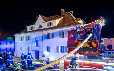 Brand im Dachgeschoss, Steinweg, ukrainische Gehörlose untergebracht, Paulinenpflege Winnenden, 04.11.2023.