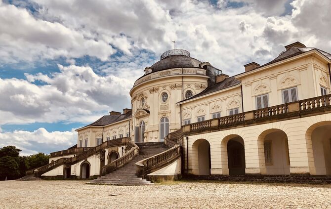schloss solitude stuttgart symbol symbolbild symbolfoto