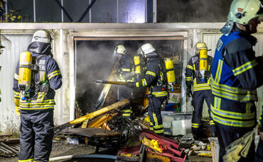 Brand in Garage, Steinweg, Paulinenpflege Winnenden, 07.11.2023.