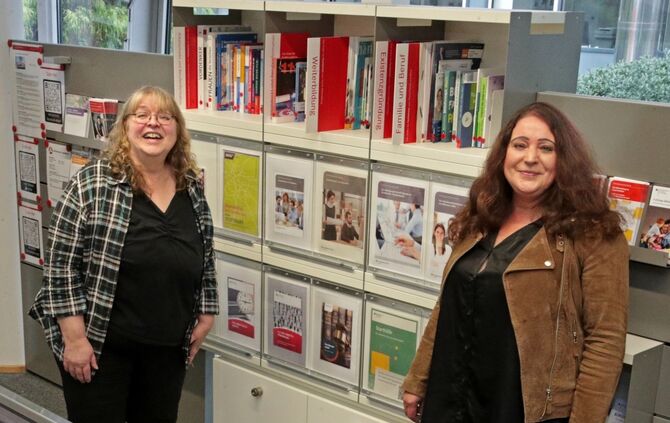 Petra Persigehl (links) und Silvia Daßdorf kümmern sich bei der Agentur für Arbeit in Waiblingen um die Themen Wiedereinstieg un