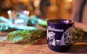 Glühwein Weihnachtsmarkt Tasse Symbol Symbolfoto Symbolbild