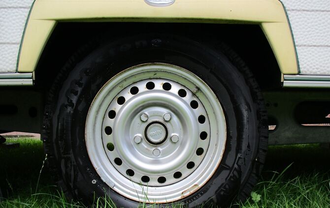 auto-tires-1579229_1920_0
