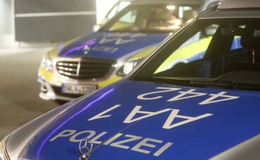 Blaulicht Polizei Streife Polizeistreife Streifenwagen symbol symbolbild symbolfoto