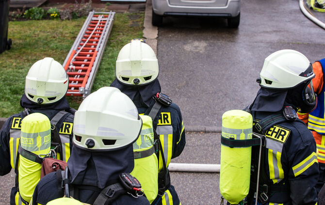 Brand in Leutenbach: Dach wird abgedeckt - Bild 19_19