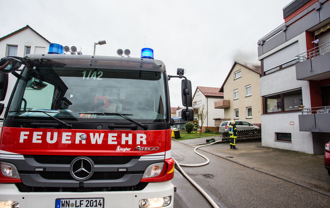 Brand in Leutenbach: Dach wird abgedeckt - Bild 14_24