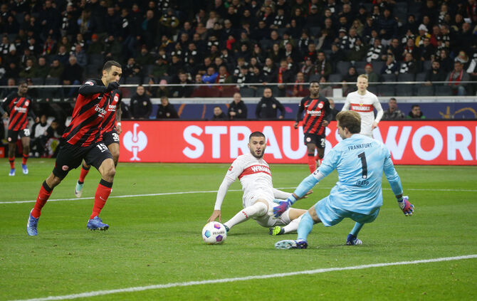 Fußball  Eintracht Frankfurt  vs. VfB Stuttgart