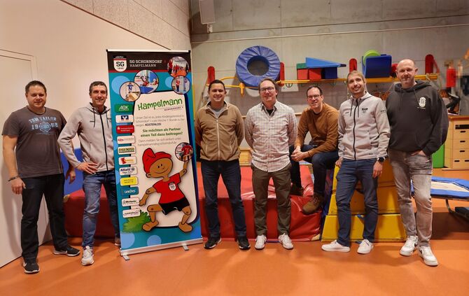 SG Schorndorf: Kinder feiern das „Hampelmann“-Lied von der Band ...