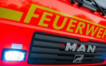 Ein Löschfahrzeug der Feuerwehr