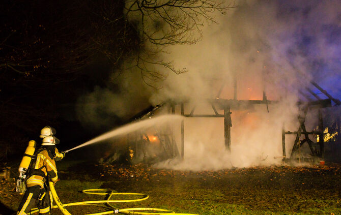 Scheune brennt lichterloh - Bild 17_2