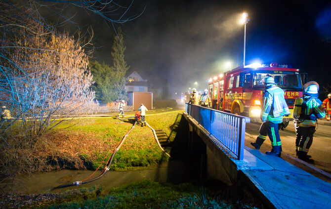 Scheune brennt lichterloh - Bild 09_15