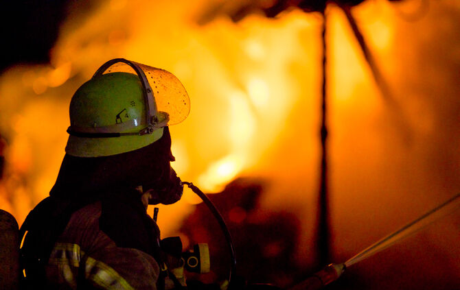 Scheune brennt lichterloh - Bild 05_19