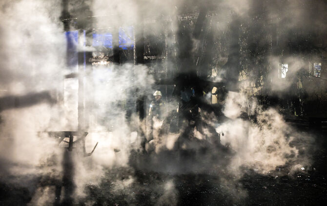 Scheune brennt lichterloh - Bild 01_23