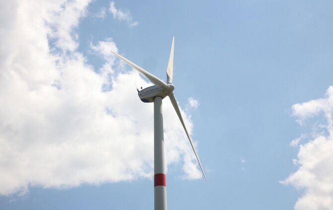 Thema Windenergie im Remsmurr kreis  hier das Windrad  bei Welzheim foto Zuern