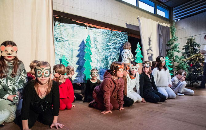 Probe der Theater- und Chor-AG der Grundschule Schnait:"Die Goldene Weihnachtsfeder", Weinstadt, 13.12.2023.