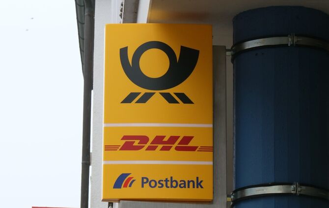 Postbank Post DHL Symbolfoto