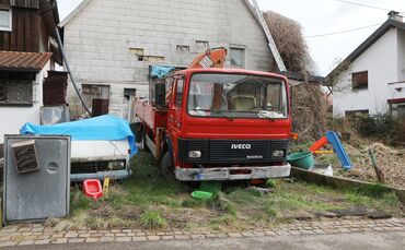 Schrotthalde Unterberken Vorgarten Haus Müll Schorndorf_0