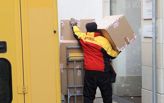 DHL Paketdienst Post Pakete