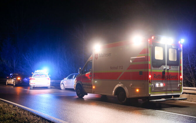 Unfall auf der B14 - Bild 02_1