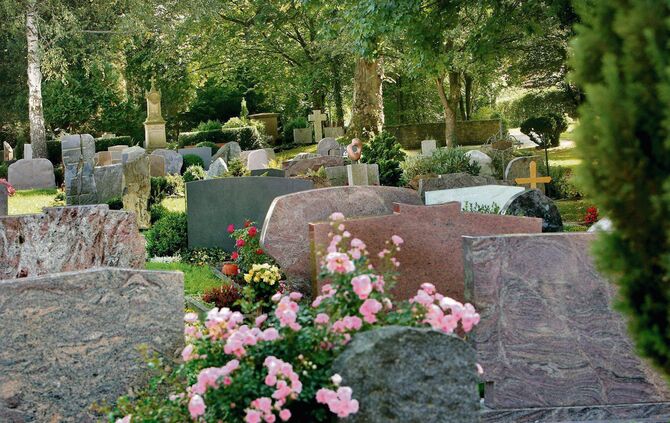 Friedhof Winterbach Grabsteine