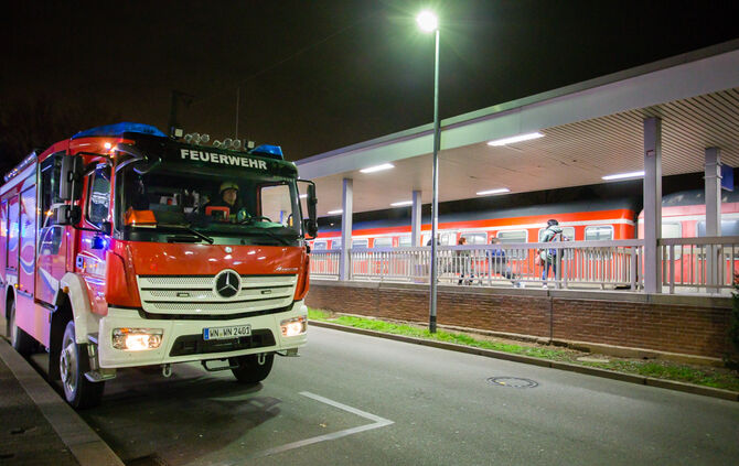 Brand an Regionalzug im Bahnhof Waiblingen - Bild 09_7