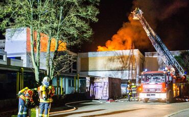 Silvester Rakete Neujahr Brand Remshalden Ernst-Heinkel-Realschule Schule Realschule_0
