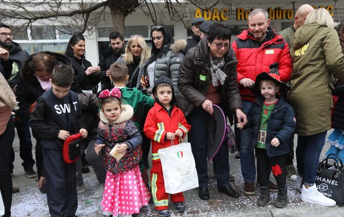 Faschingsumzug - Bild 10_9