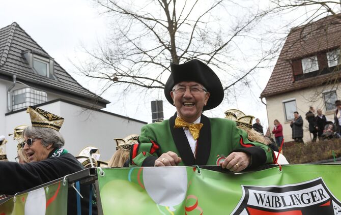 Faschingsumzug - Bild 12_11