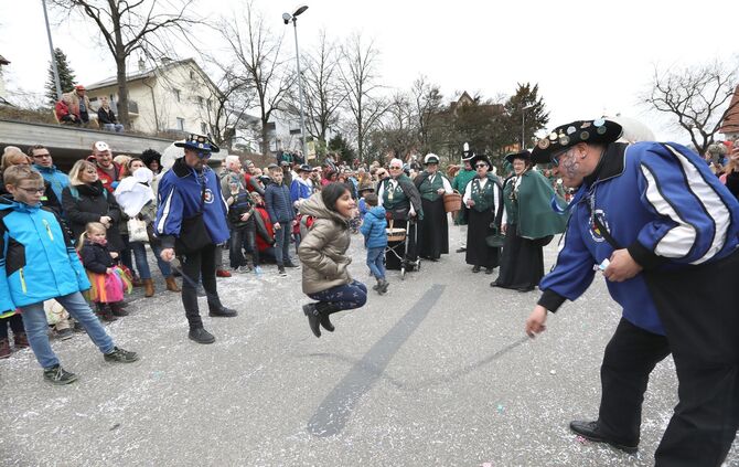 Faschingsumzug - Bild 14_13