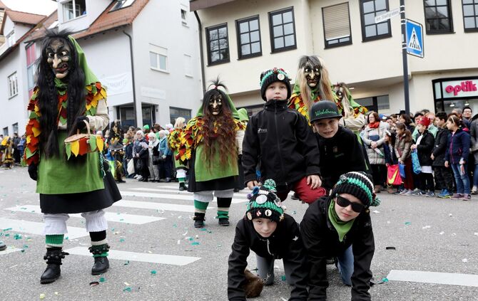 Faschingsumzug - Bild 25_24