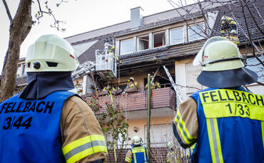 Feuerwehreinsatz: Brand auf einem Balkon - Bild 15_0