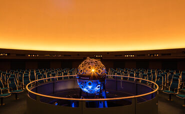 Kuupelsaal mit Universum Planetarium