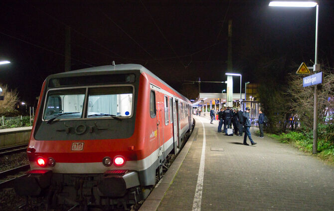 Brand an Regionalzug im Bahnhof Waiblingen - Bild 02_2