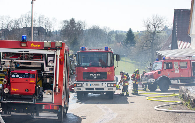Schuppen gerät in Vollbrand - Bild 29_10