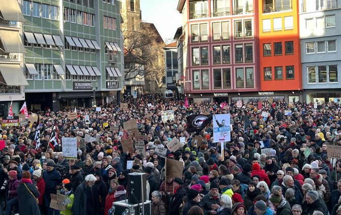 stuttgart demo rathaus protest demonstration rechts rechtsextremismus afd