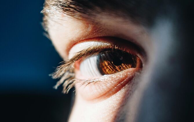 Symbolbild Auge Blind Sehen