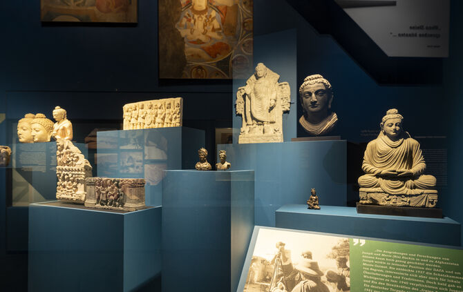 Stuttgart_-_Afghanistan_Blick_in_die_Ausstellung__Copyright_Linden-Museum_Stuttgart__Foto_Dominik_Drasdow__4_