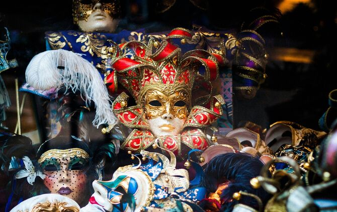 Fasching Masken Kostüm Symbolfoto.
