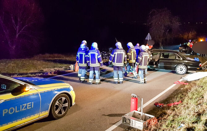 Mehrere Personen bei Frontalzusammenstoß verletzt - Bild 13_3