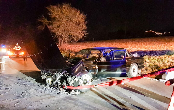 Mehrere Personen bei Frontalzusammenstoß verletzt - Bild 07_8