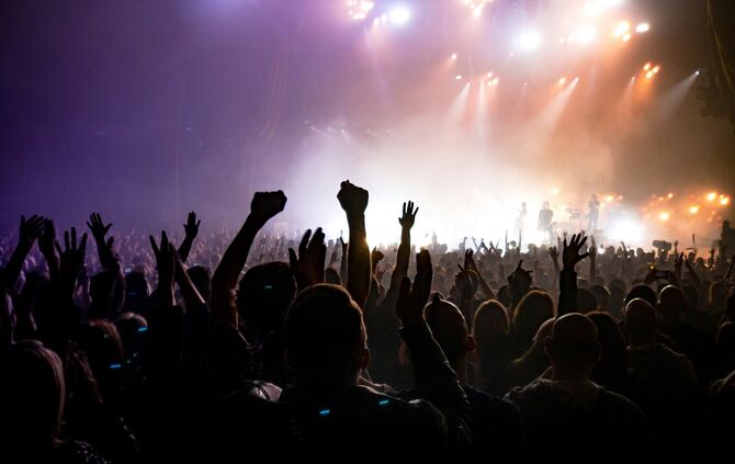 konzert konzerte musik auftritt show lied künstler musiker festival live symbol symbolfoto symbolbild