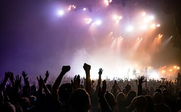 konzert konzerte musik auftritt show lied künstler musiker festival live symbol symbolfoto symbolbild