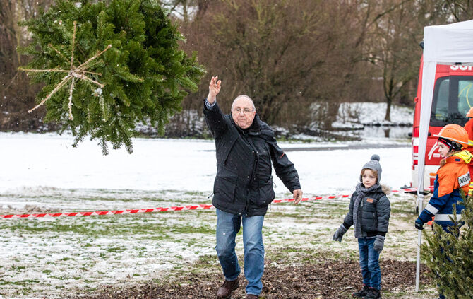 Christbaumweitwurf in Schwaikheim_5