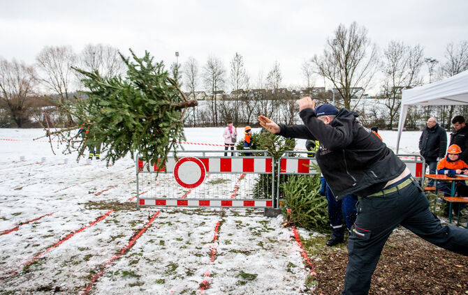 Christbaumweitwurf in Schwaikheim_31
