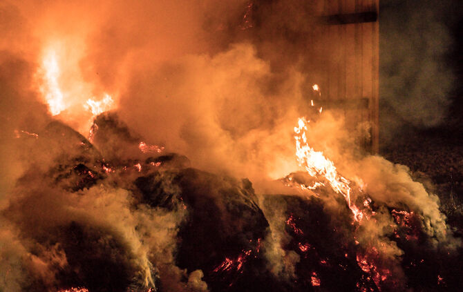 Scheune mit Heu brannte - Bild 06_9